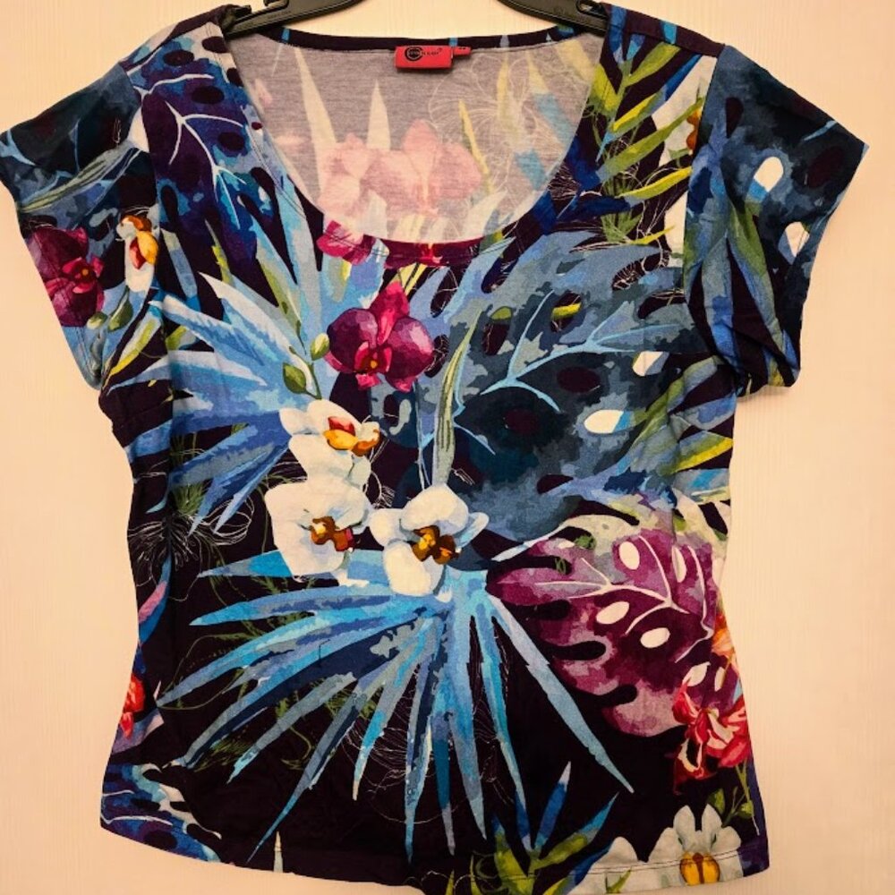 Vibrant floral S/S scoop‎ neck top XL